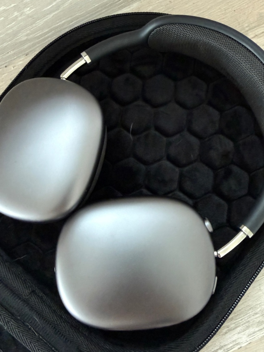 Apple AirPods Max Wireless Bluetooth Over-Ear Headphones w/ Built-In Mic Gray